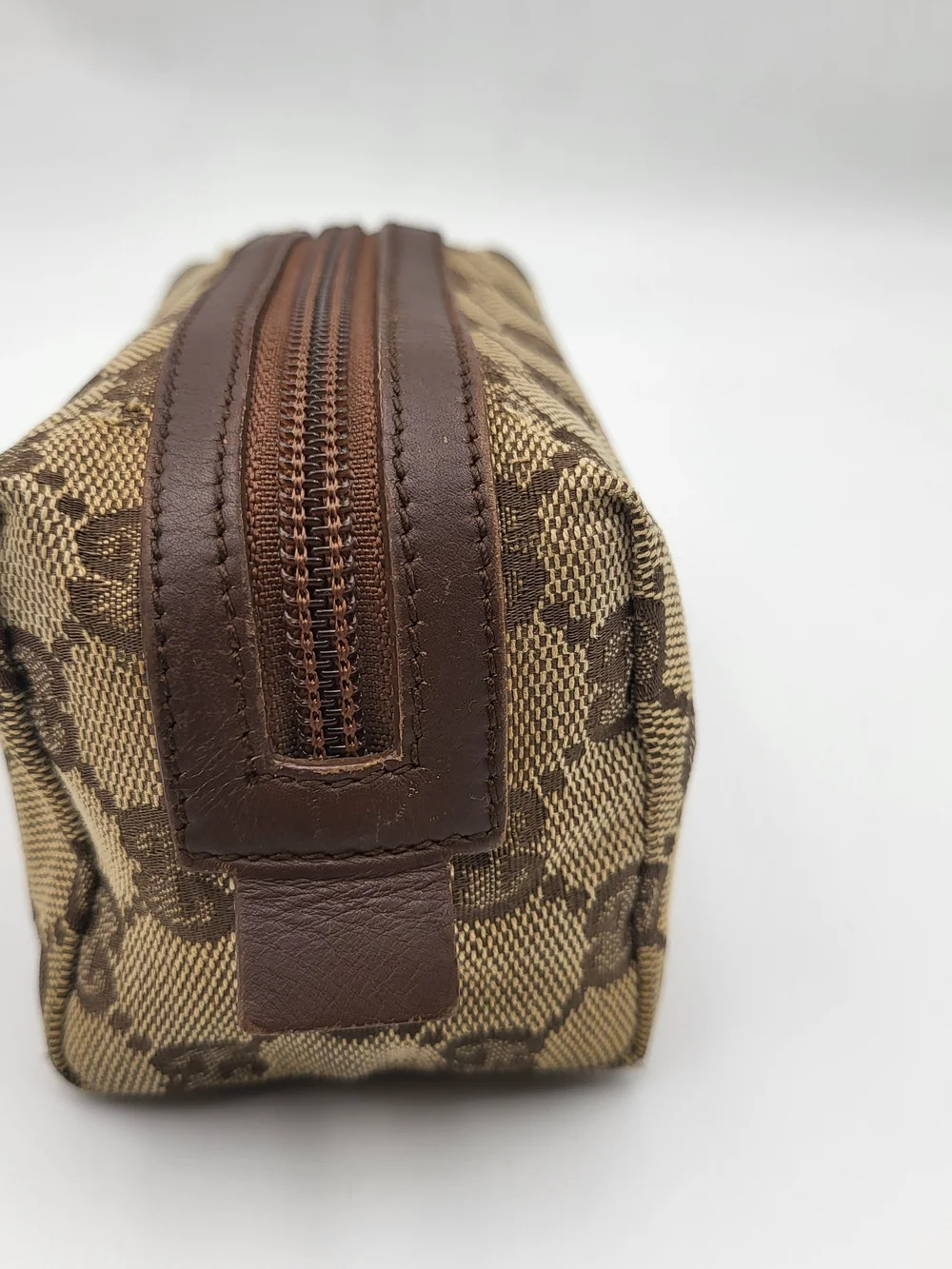 GUCCI Monogram Small Balthus Cosmetic Case Beige Ebony Cocoa..Authentic..
